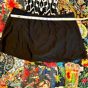 Lands End black swim skirt, size 14